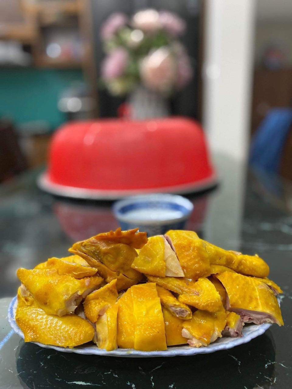 Gà ri ủ muối nguyên con